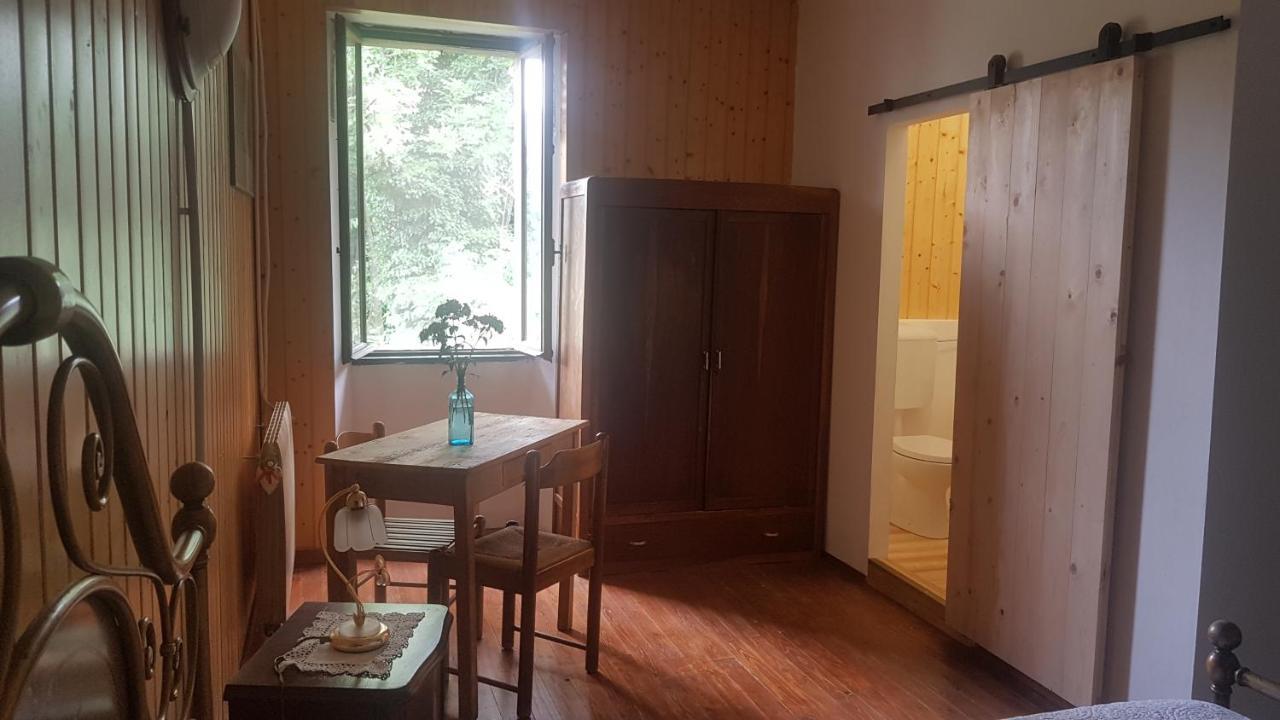 B&B Il Gatto Nero Castelveccana Exteriör bild