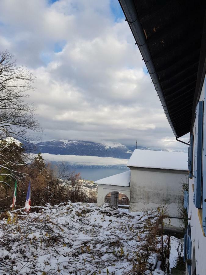 B&B Il Gatto Nero Castelveccana Exteriör bild
